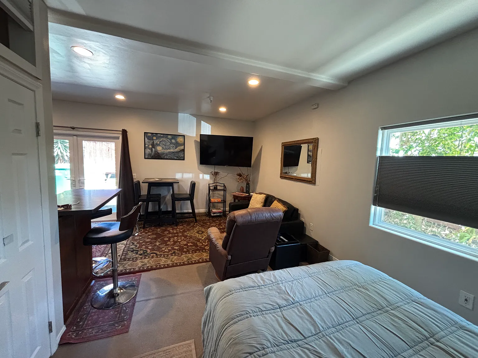 Studio, 600 sqft, $2,850 — Photo 3