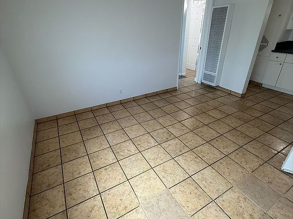 4th image of 2200 Myrtle Ave APT 8