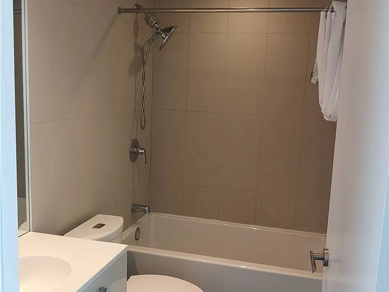 15 Grenville St #3102 — Photo 11