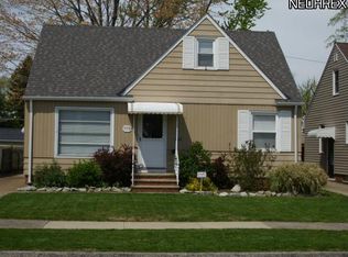 1112 Parkleigh Dr, Parma, OH 44134