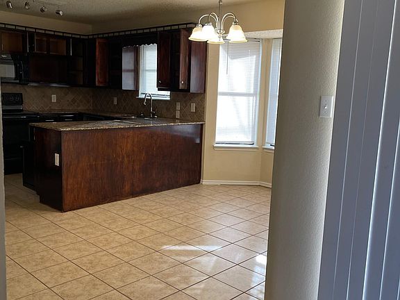 2nd image of 3211 Julie Ln