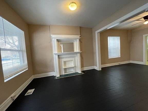 3rd image of 215 E Cedar Ave #0
