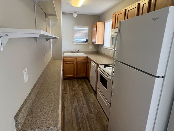 4th image of 230 N Lbj Dr #202