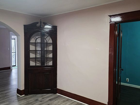 5th image of 117 Carl St #1