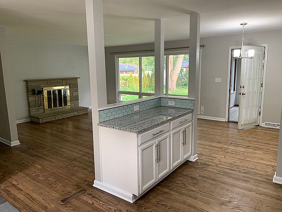 4th image of 1715 Sanford Pl