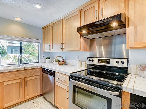 2nd image of 3731 Balboa Ter Unit C
