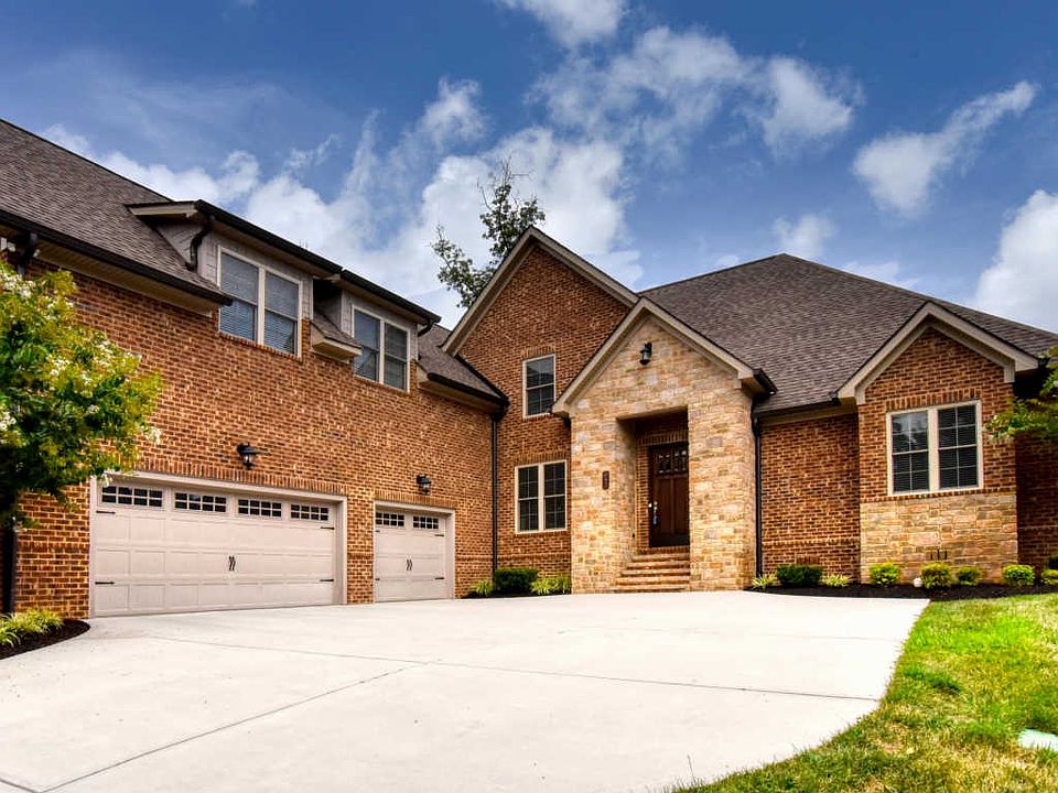 1st image of 642 Oak Cove Ln