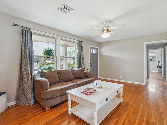 5th image of 312 San Gabriel Dr