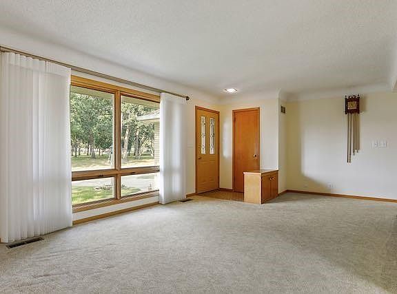 5th image of 215 8th St S