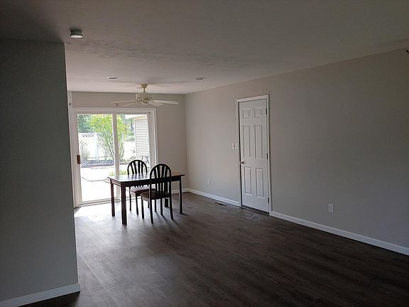 3rd image of 6151 Cumberland Ct