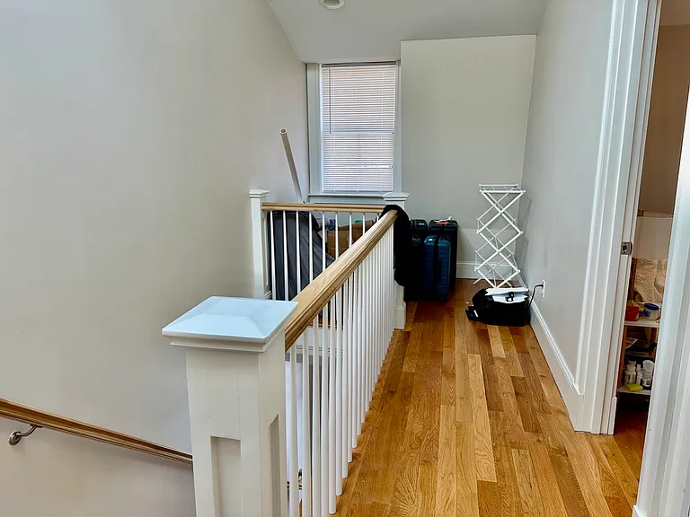 470 Green St #2 — Photo 19
