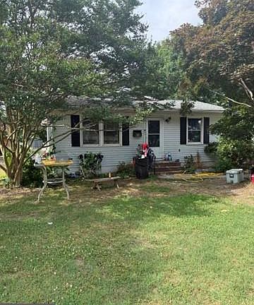 2nd image of 205 E Walnut St