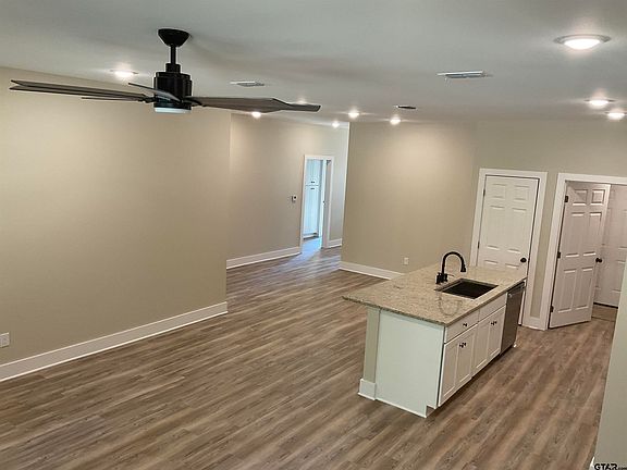 4th image of 9505 W Lakeshore Dr