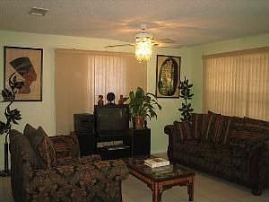 3rd image of 2472 Chateau Ln