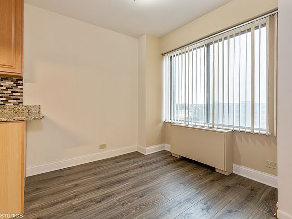 5th image of 7141 N Kedzie Ave APT 607
