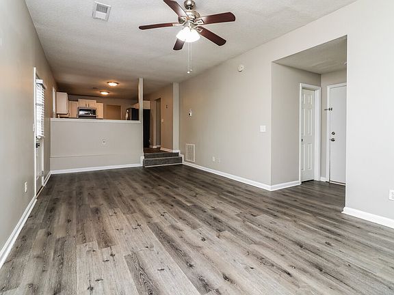 5th image of 2208 Glen Briar Way