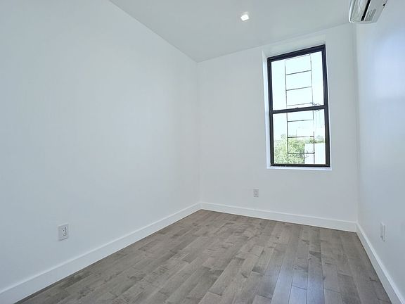 3rd image of 395 17th St #Ii