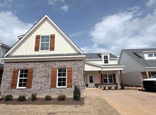 6092 Hickory Point Dr, Walls, MS 38680