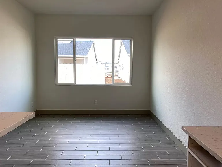 2467 Valverde Dr — Photo 16