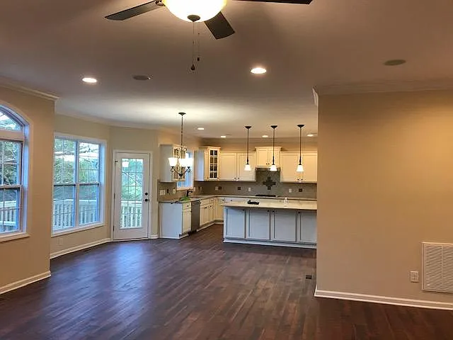 1641 Holly Creek Ln — Photo 4