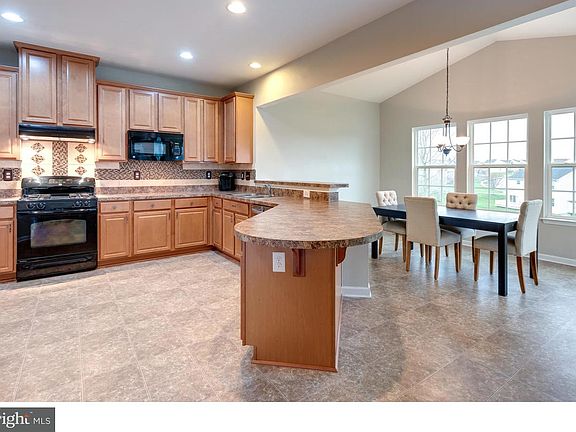 3rd image of 224 Dague Farm Dr