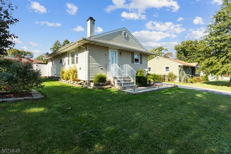 45 No 19 Ave photo 1