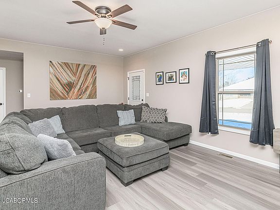 2nd image of 5411 Kenview Dr