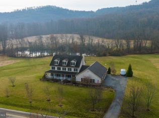 450 Home Rd, Mertztown, PA 19539