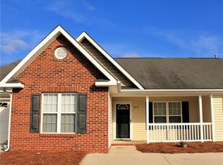 2410 Wynbrook Square Ct, Winston Salem, NC 27103