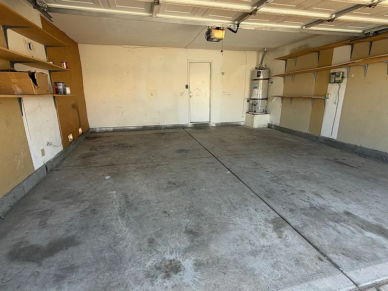 1328 Maplegrove Cir — Photo 39