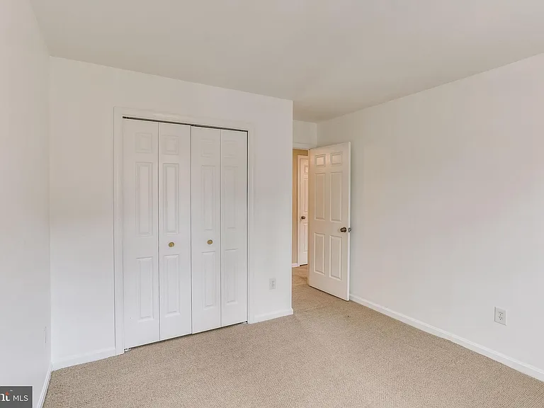 839 N Greenbrier St — Photo 23