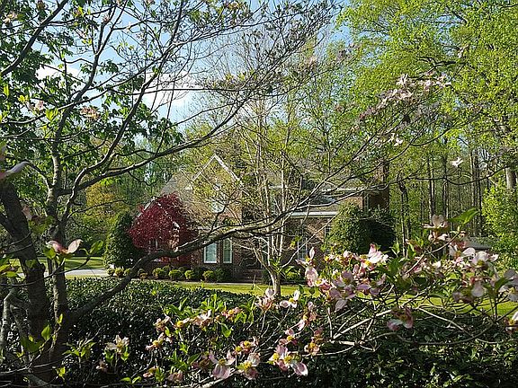 4th image of 508 Chimney Hill Way