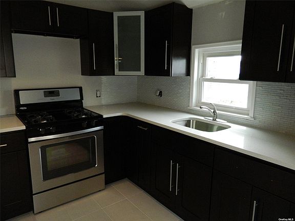3rd image of 58 Oakland Ave