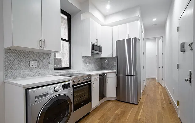 Rented by REAL New York | media 12