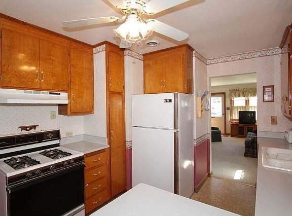 4th image of 3649 S Kansas Ave