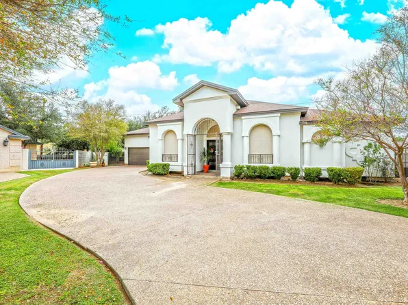 9802 Starla Ct, Laredo, TX 78045