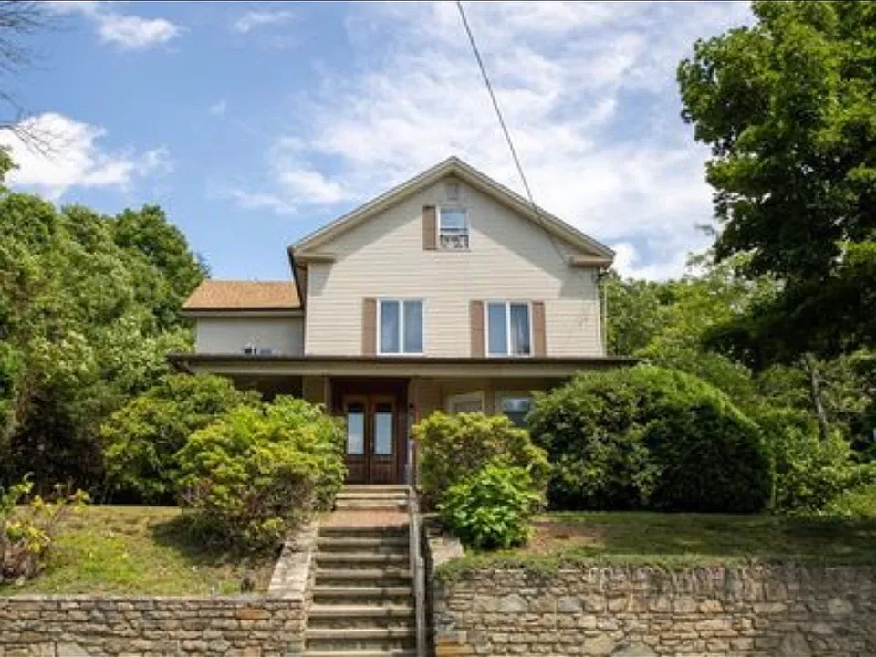 148 N Main St #2