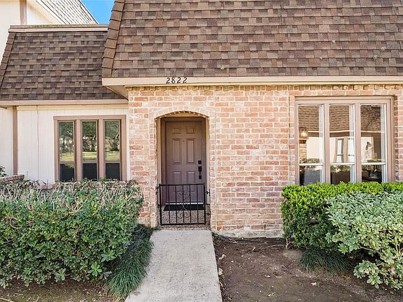 3rd image of 2822 Cambridge Ln