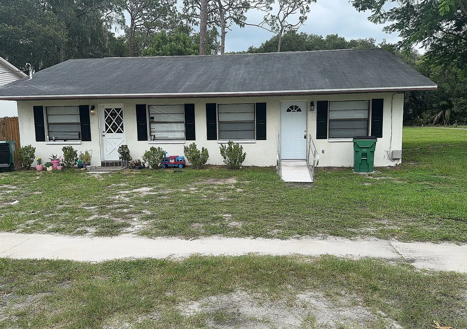 Newly Remodeled 2-Bedroom Duplex with Huge Fenced Backyard Zephyrhills — Photo 2