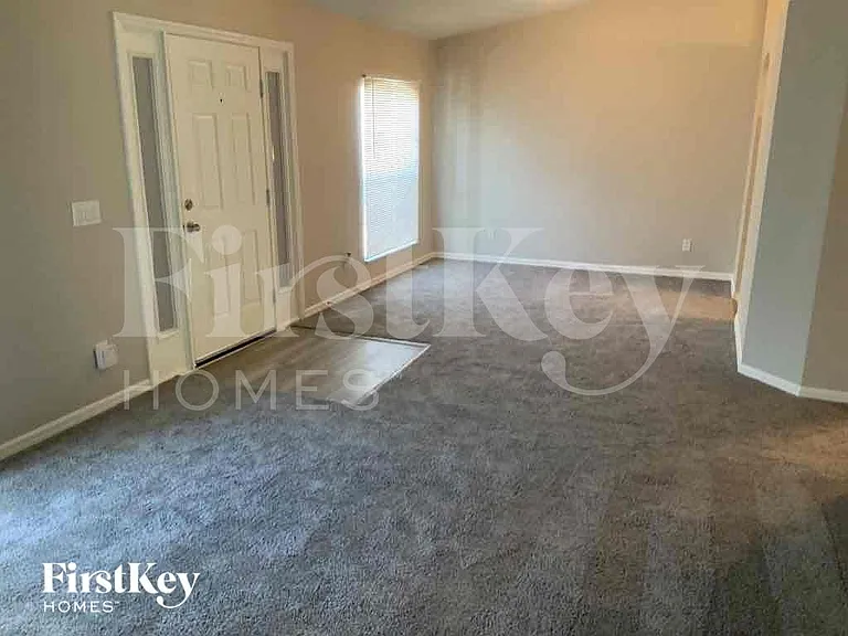 541 Hawthorne Ave S — Photo 5