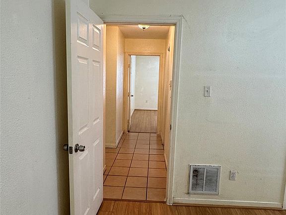 3rd image of 2514 Rodney St