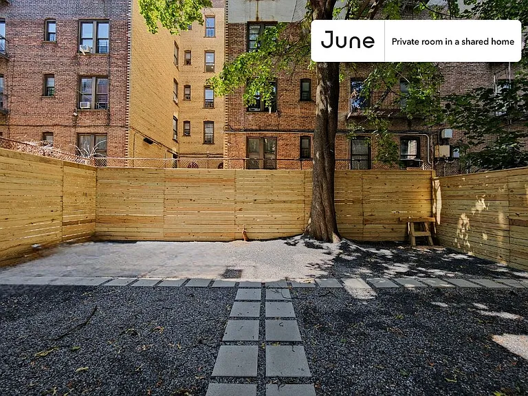 624 E 17th St #C — Photo 13