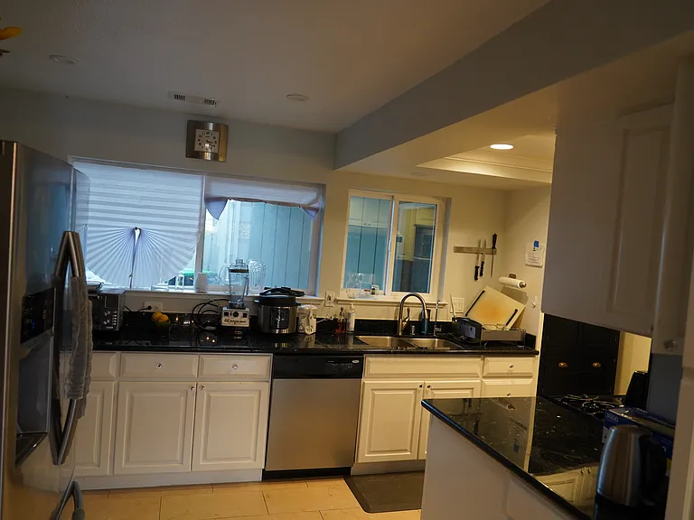 Stonedale Dr — Photo 7