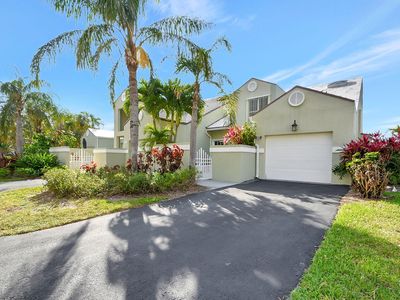47 N Lakeshore Drive, Hypoluxo, FL, 33462