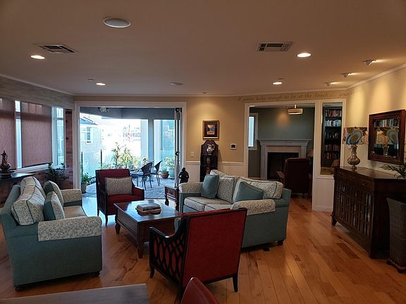 2nd image of 6711 E Ocean Blvd