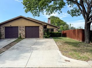 300 Gardenview St, Denton, TX 76207