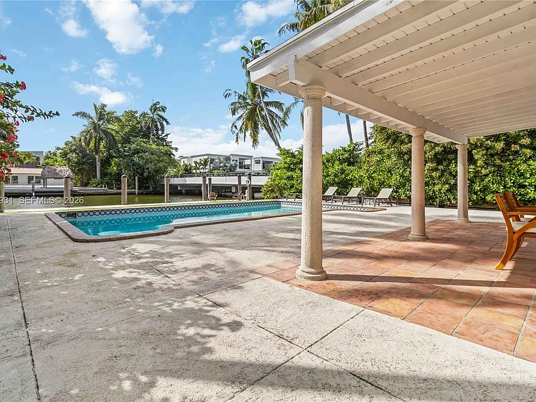 900 Belle Meade Island Dr — Photo 2