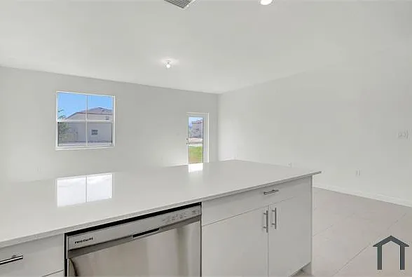 2811 SE 23rd Ter #2811 — Photo 12