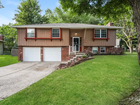 1014 Lindenwood Ln, Liberty, MO 64068