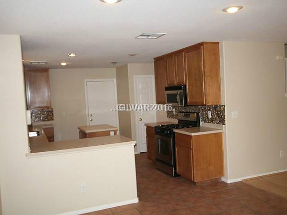 4th image of 10821 Silver Lace Ln #0